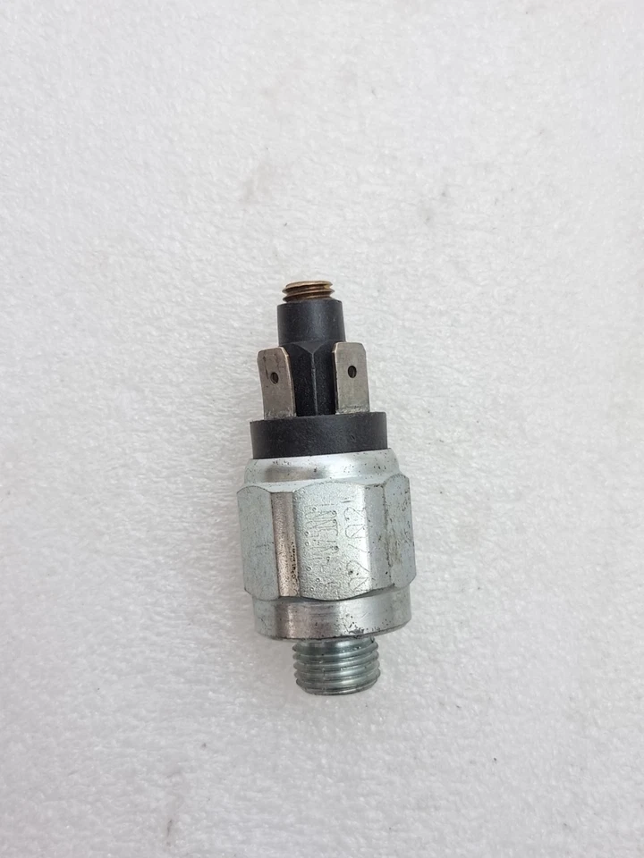 One Pcs 3154075001 02/02 Industrial Hydraulic Pressure Switch (New)